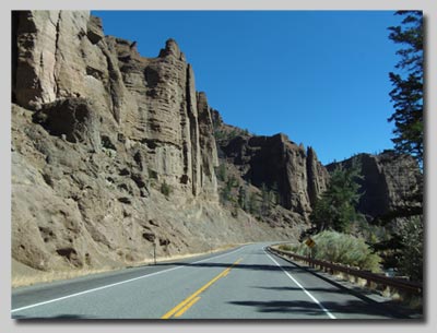 Heading out of Yellowstone into the Shoshone National Forest and the east entrance. 